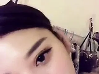 Beautiful Chinese girl masturbates