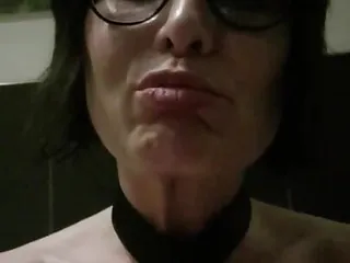 Julie pressing her Cervix out of Pussy