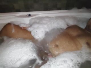 YURI GAUCHO - Relaxing in the bathtub