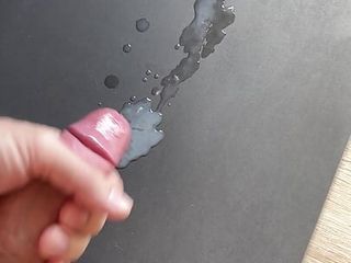 Squirt and blow up that huge load on my girlfriend&#039;s desk while she&#039;s away 