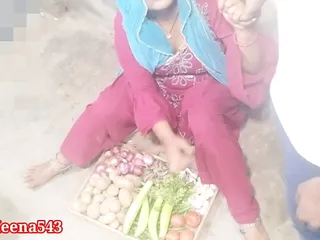 Vegetable bech rahi bhabhi ko patakar choda in clear hindi voice xxx indian desi bhabhi vegetables selling 