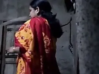 Babhi showing boobs