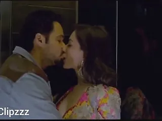 Pakistani actress kissing scene