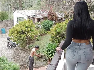 Horny gardener fucks the latina samantha&#039;s pussy - Porn in Spanish