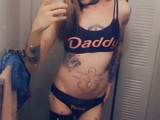 Sexy Daddys Girl Wants To Suck