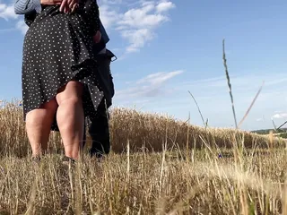 Holding on to my mother in law&#039;s hefty ass while she jerks off my cock in nature