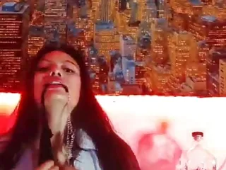 Intense perreo dancing with Karol g and Alicia Keys in my first live, watch it until the end if you want to cum with me. Face B