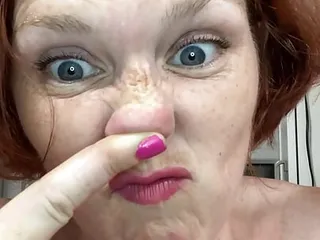 My pussy smells so fucking amazing that I can&#039;t stop smelling my fingers to actually press the button to stop filming!