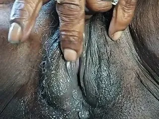 Black granny&rsquo;s puffy pussy
