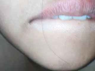 Delhi sexy bhabhi juicy lips big tits - hindi hot