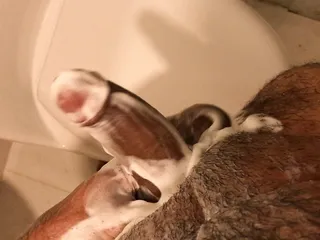 Such a creamy bear jerking in the bath 2