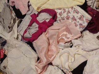 Lots of old knickers and panties 