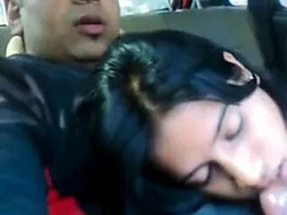 Desi Girl Handob In car 