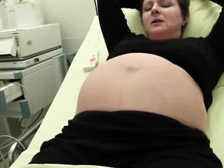 pregnant women with strong contractions