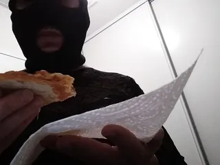 eating cum pizza