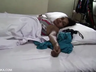 Sri lankan hot couple fucking on bed and cum in pussy