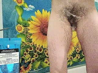 Soapy hairy pussy and butts closeup. Piss.