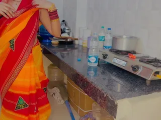 javaan bahu ko sasur ji ne ghar ki kitchen par akela paakar kiya sex daughter-in-law at home kitchen fucking after getting alone