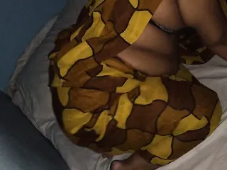 Hot video of desi chachi in saree blouse swinging her hot ass and flaunting big tits