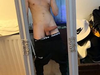 Teen Prinz-Alexy play with his big dick 