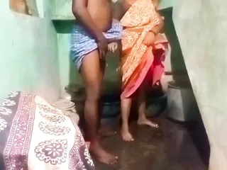 Priyanka aunty bathroom sex at home