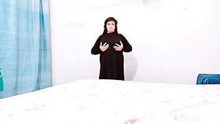 Cute Muslim Girl Gets Orgasm With Fingers