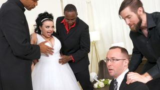 De bruiloft van Payton Preslee verandert in een ruig interraciaal trio