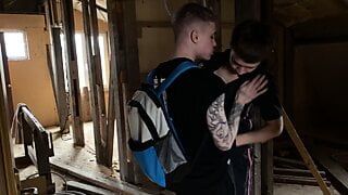 two teenagers fuck in an abandoned building
