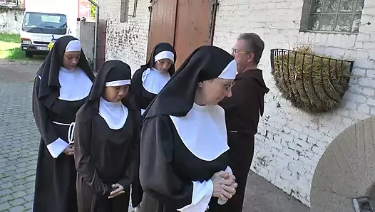 Nun Loves Fucking Outdoors