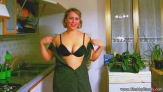 BBW Housewife Gives Funtime BJ