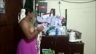 Tamil Mom dress change captured his neighbours step son