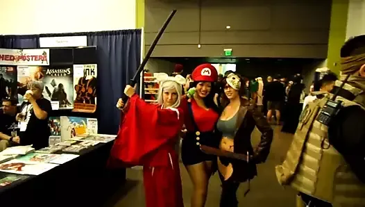 adult cosplay comic con