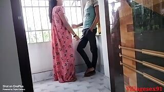 Местная индийская мама дези хардкорно трахается в анал дези в первый раз, бенгальская мама занимается сексом с пасынком в Белькони (официальное видео