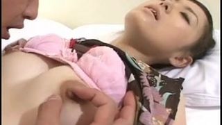Sexy chlupatá kunda hezké japonské dívky ošukaná a vystříkaná do kundičky