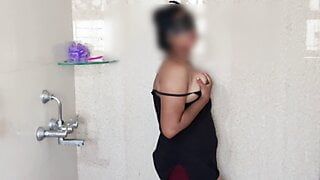Hornydesiqueen having fun while taking shower