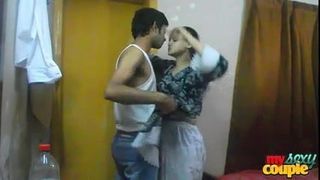 Indian hot and spicy Sonia bhabhi sucking her man’s big cock