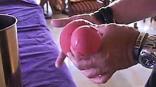 Squirtinator shows you how to make her squirt
