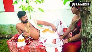Kharoosh Jamindaar Sex with his Kamwali Bai Openly ( Clear Hindi Audio )