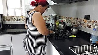 Seducing my stepmother to fuck in the kitchen