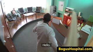 Amateur patient banged on doctors desk
