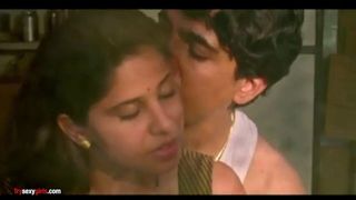 Desi Aunty (Bhabhi) Having Sex With Boyfriend