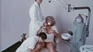 MRS HARRIS' CAVITY & COUSIN PAULINE ( 2 VINTAGE 70's FILMS )