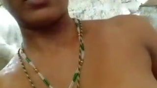Desi indian girl show pussy