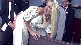 Blonde slut wants a last threesome before wedding