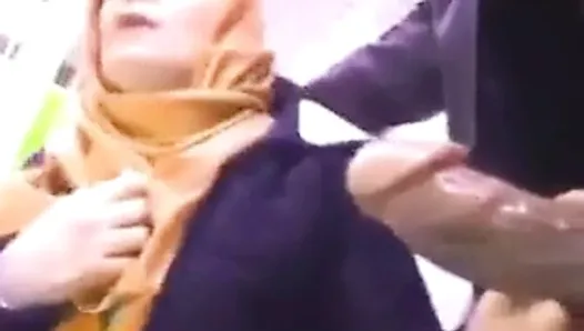 Hot Muslim Step Mom in Hijab Blowjob Enjoying Sucking Sluty Arab xHamster pic