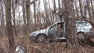 La matrigna ceca Nataly Lancaster si fa una dura scopata anale nella sua macchina