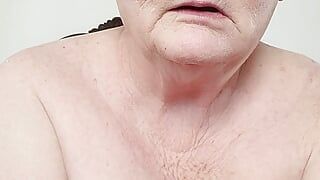 Sexy Gilf Just Loves Talking Dirty To Her Lover