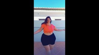 SUPER THICC EUROPEAN LATINA from