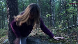 I fucked a stranger in the woods to help her – public sex