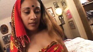Indian slut gives white guy a blow job and then gets fucked